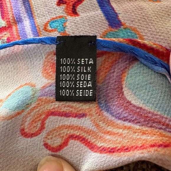 100% Silk Italian Scarf - Picture 2 of 5